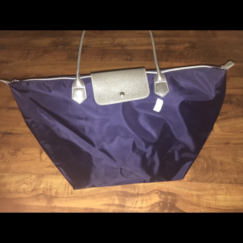 Blue Bath and Bodyworks carrying bag